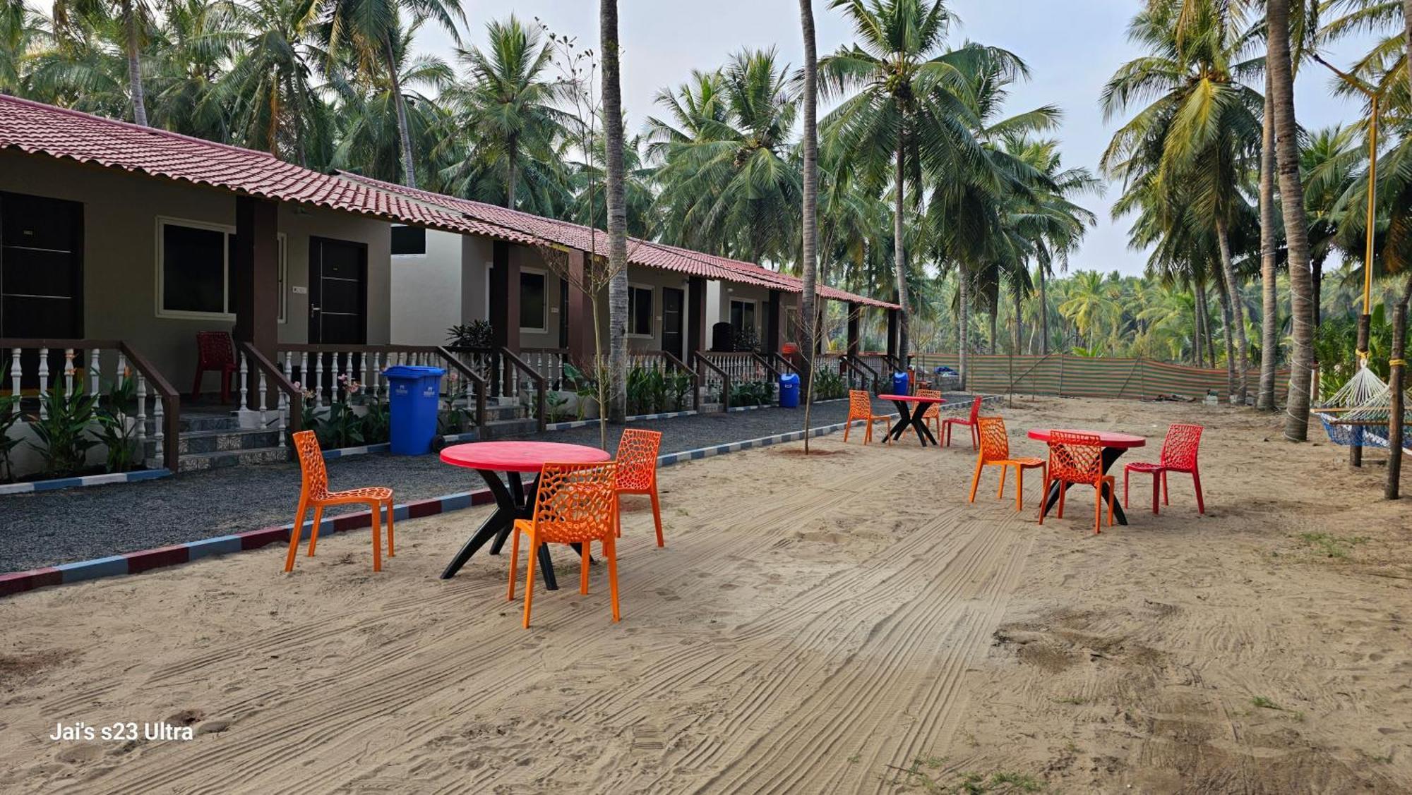 Coastline Beach Resort Perupalem Esterno foto