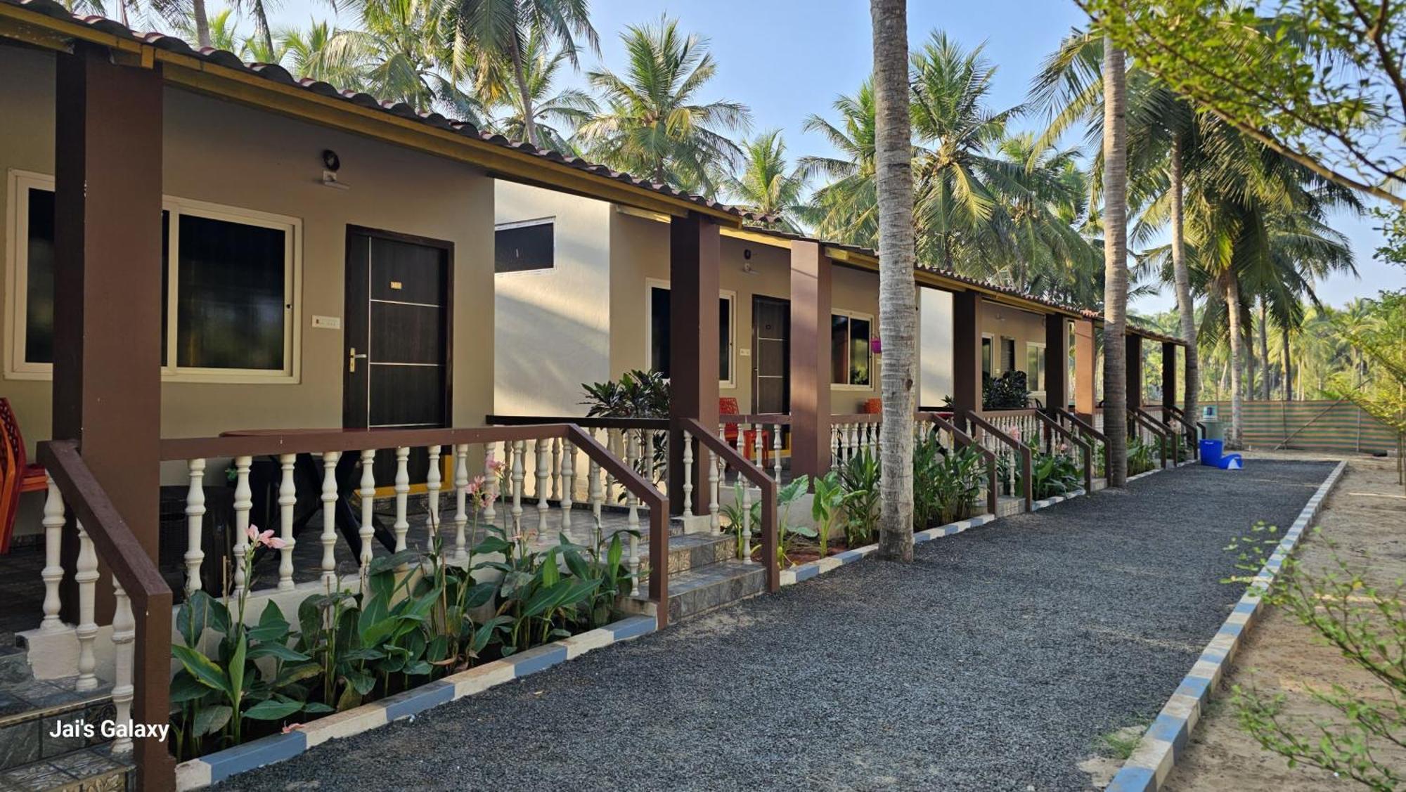 Coastline Beach Resort Perupalem Esterno foto